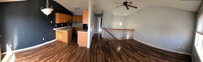 Building Photo - Amber Valley Court Townhome
