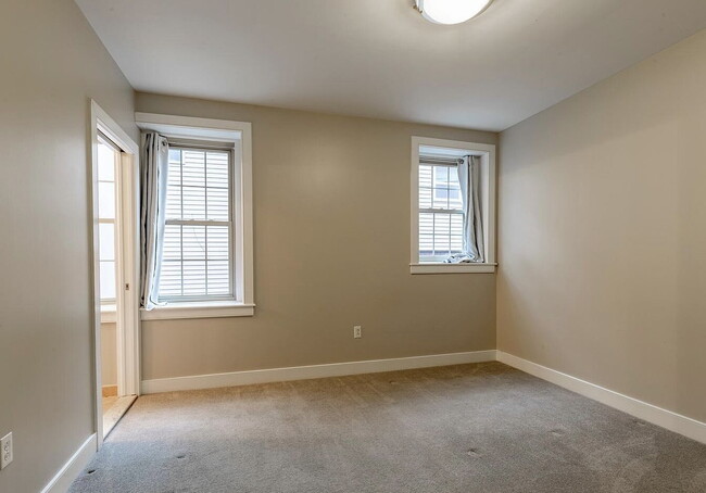 Building Photo - 2-Bed, 2-Bath Gem in Philadelphia's