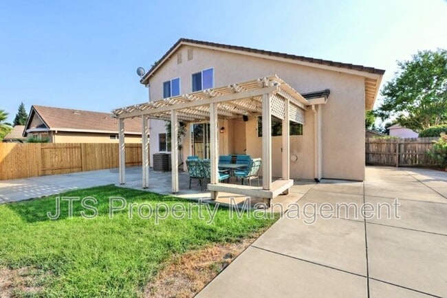 Building Photo - 3232 Balada Way