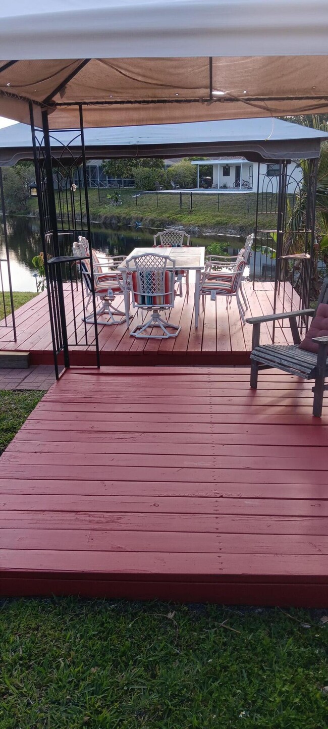 Building Photo - 3720 Coral Hills Dr