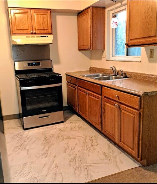 Primary Photo - 3305 W Run Rd