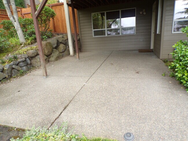 Building Photo - 10630 SW Kable St