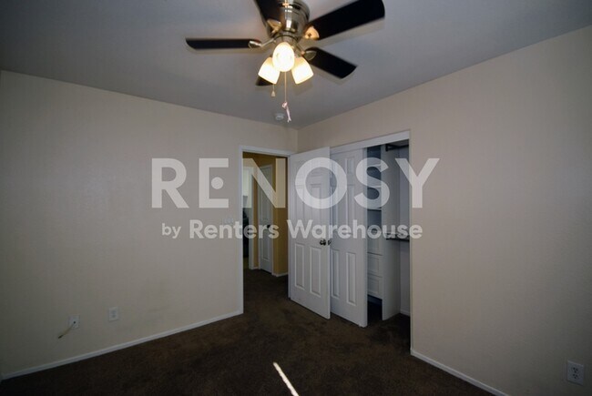 Building Photo - Space, Comfort, and a Layout Built for Real Life -- Iron Mountain Ranch