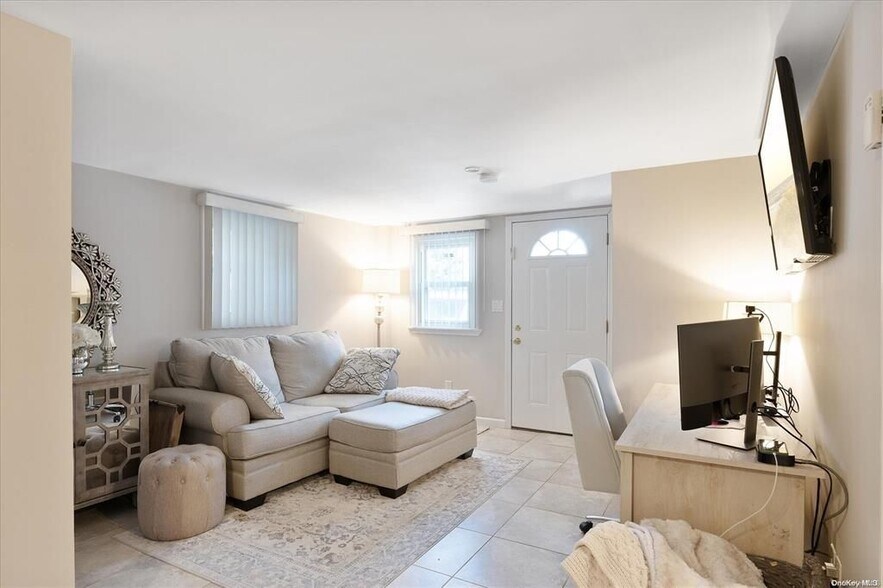 Building Photo - 306 Sound Beach Blvd