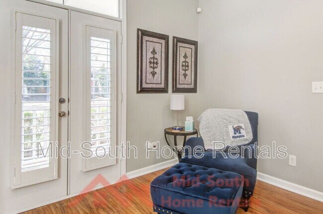 Building Photo - 1228 Island Pl E