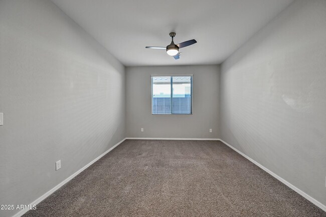 Building Photo - 16075 W Laurel Ln