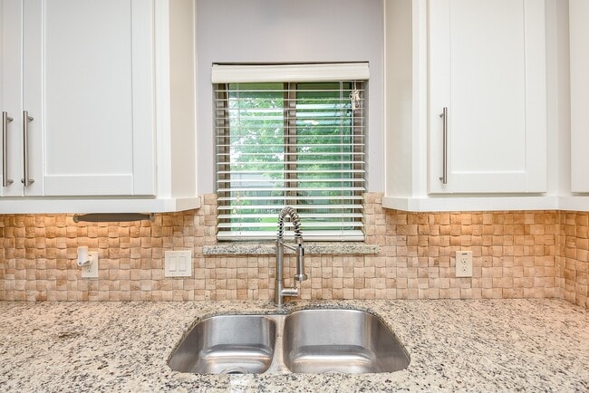 Building Photo - 5815 Dryad Dr