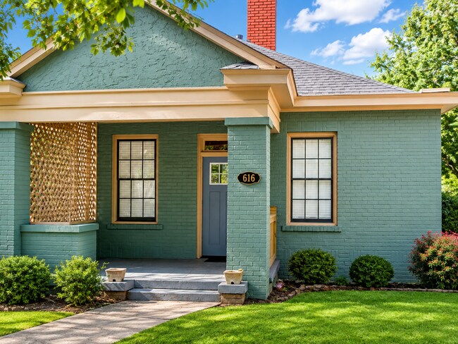 Building Photo - Martha Street Duplex
