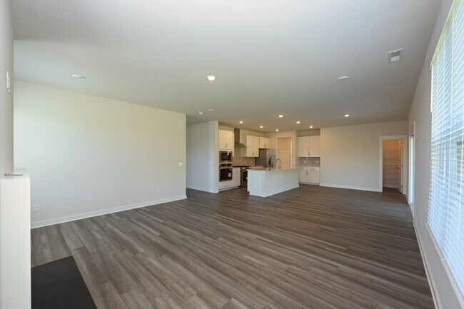 Building Photo - **BE THE VERY FIRST ONE TO LIVE IN THIS BRAND NEW HOME IN THE EXCLUSIVE GREENHILL ESTATES NEIGHBO...