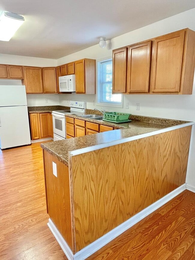 Building Photo - 5164 Main St