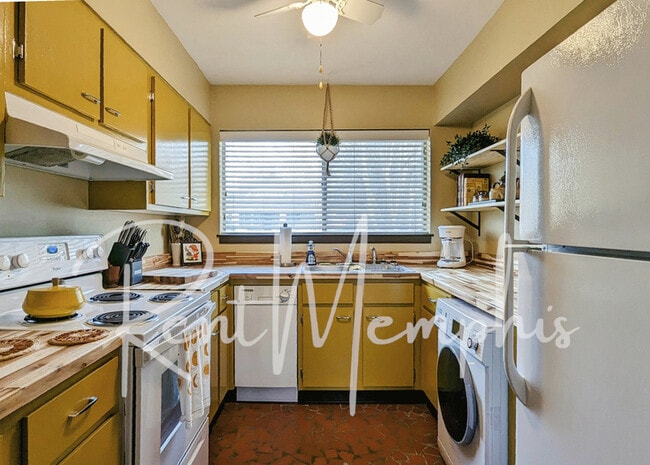 Building Photo - 1607 Forest Ave