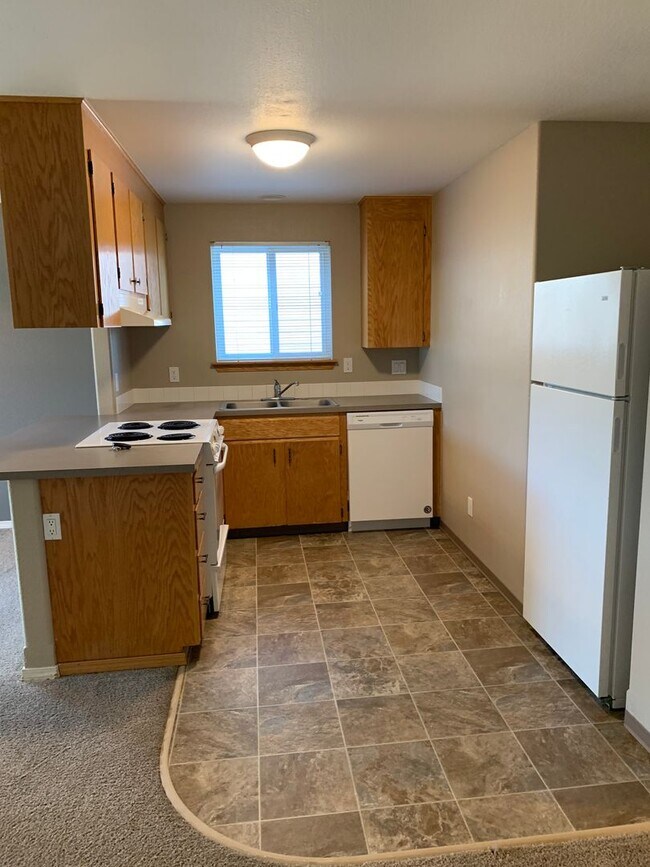 Building Photo - Pross6