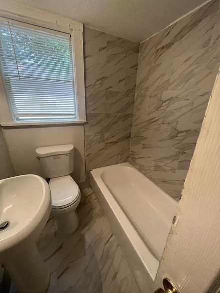 Building Photo - 1035 Maynard St