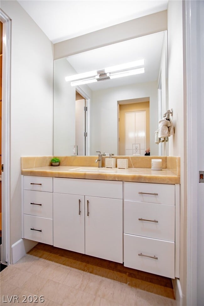 Building Photo - 69 Hawk Ridge Dr