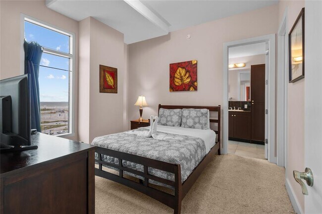 Building Photo - 500 Seawall Blvd