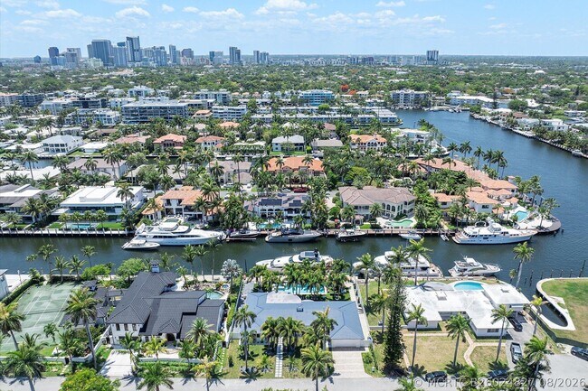 Building Photo - 207 Royal Palm Dr