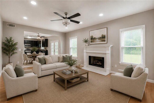 Building Photo - 315 Foe Creek Dr