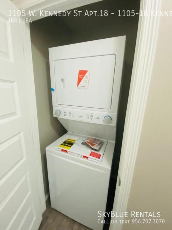 Building Photo - 1105 W Kennedy St