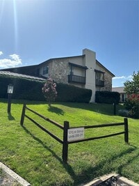 Building Photo - 1210 Hi Stirrup