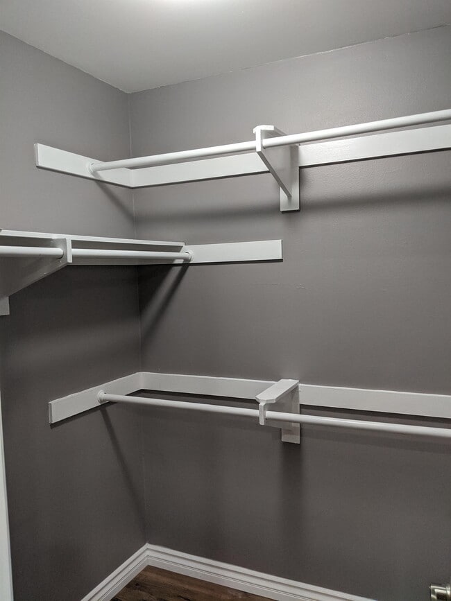 Building Photo - 23947 Del Monte Dr.