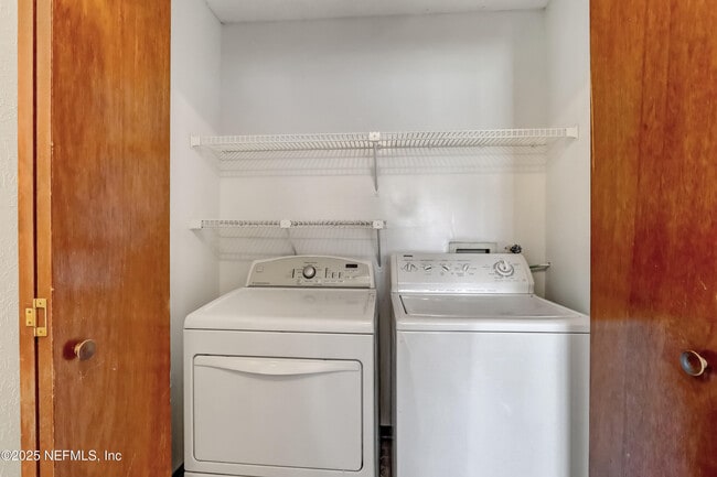 Building Photo - 12015 Cobblewood Ln N