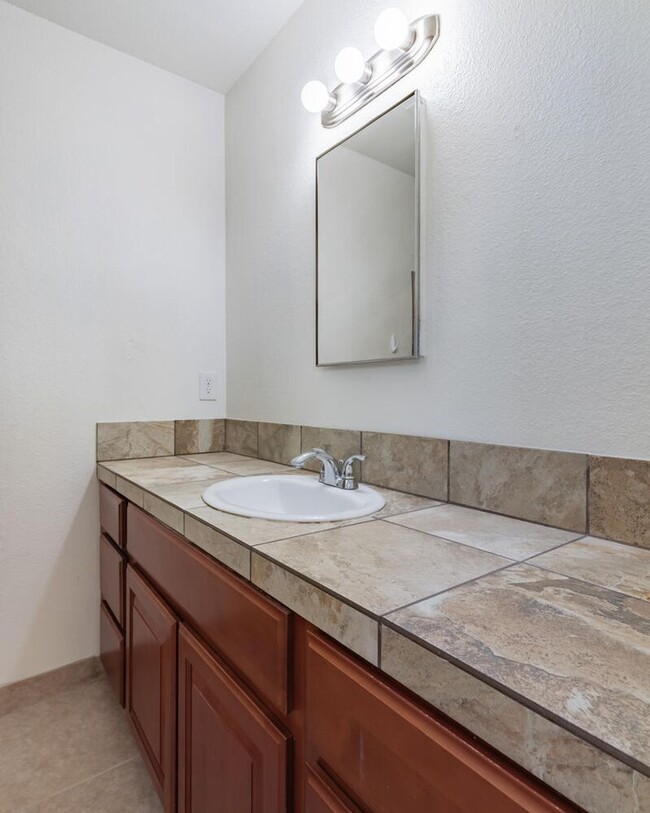 Building Photo - Sanger Home for Rent