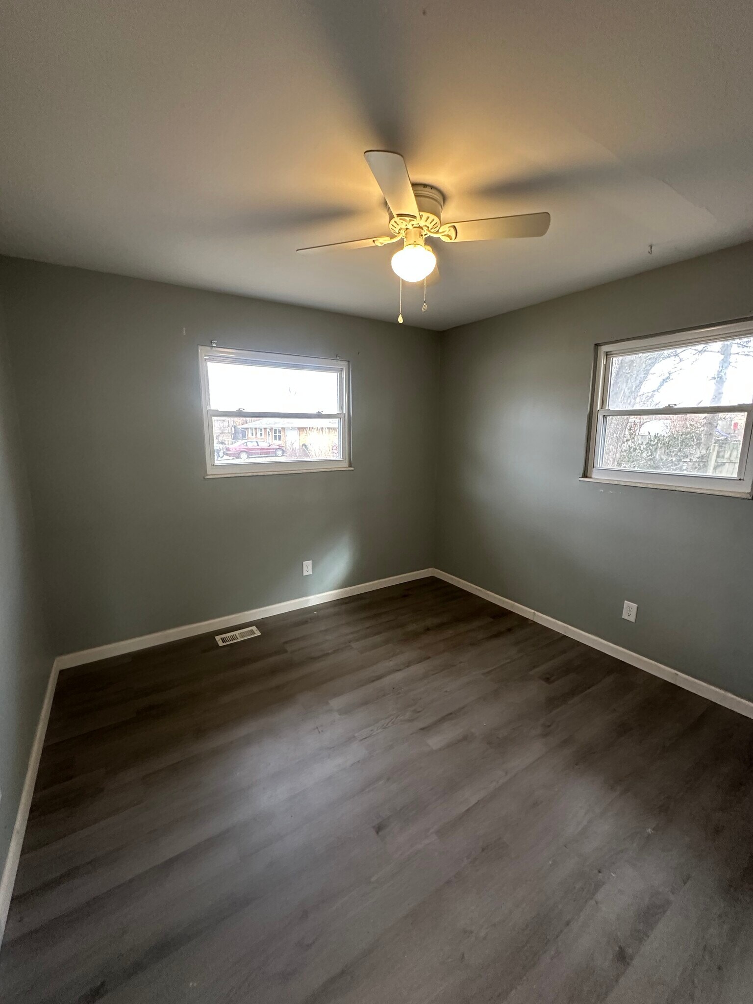 Bedroom 2 - 991 Deerfield Ct