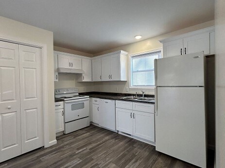 Building Photo - 2301 Lakeland Dr