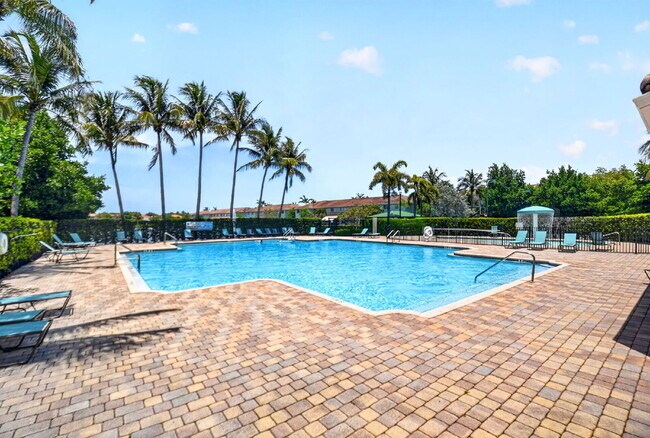 Building Photo - "Charming 2-Bed, 2-Bath Oasis in Riviera Beach – Your Perfect Retreat!"