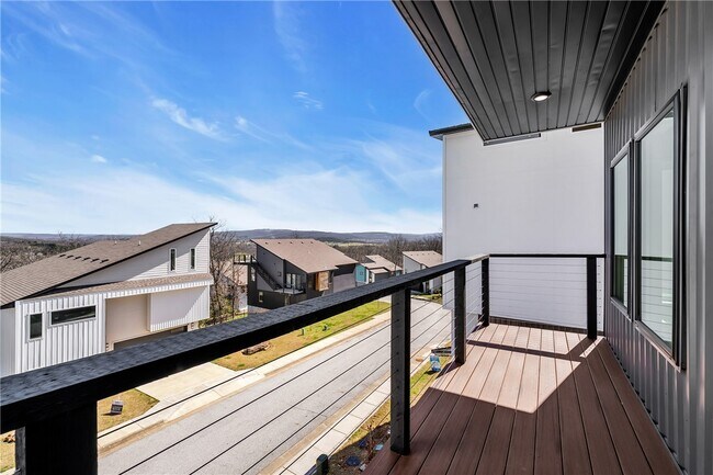 Building Photo - 123 S Paddock Loop