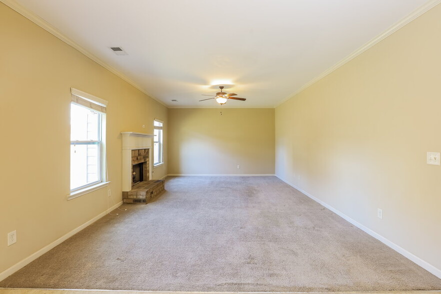 Building Photo - 4035 Raspberry Way