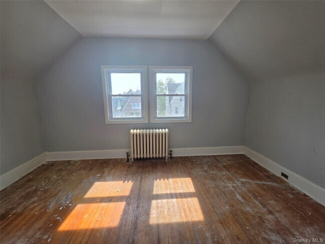 Building Photo - 81 Waring Pl