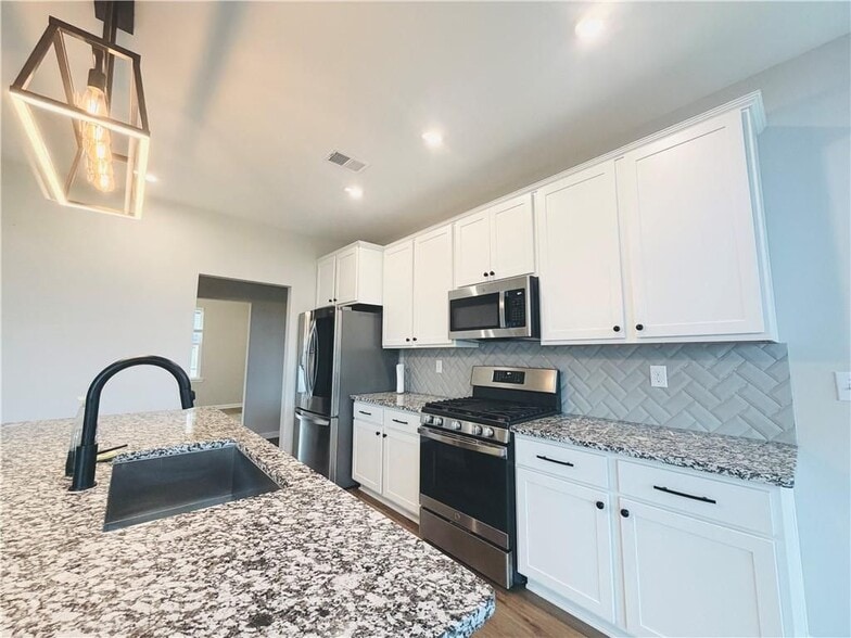 Building Photo - 607 Michigan Cir