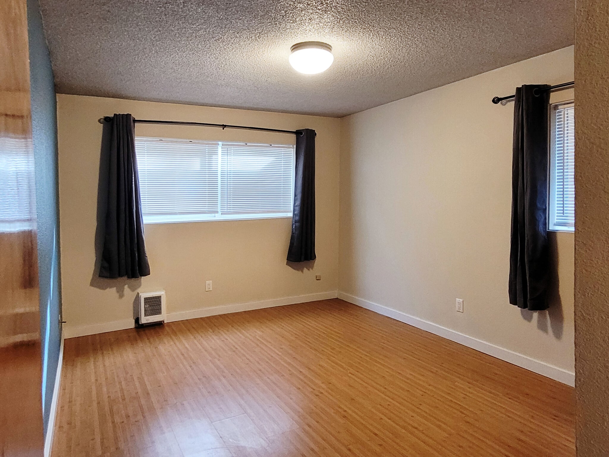 Third bedroom, two windows - 649 N Hayes St