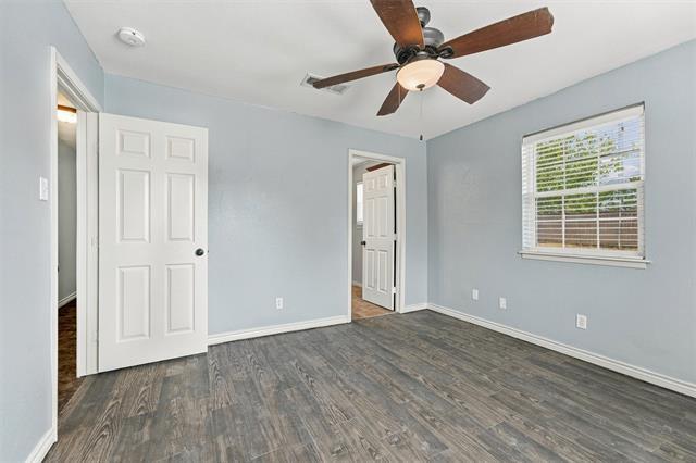 Building Photo - 208 N Hickory