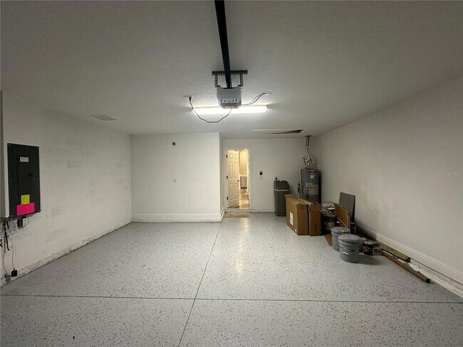 Building Photo - 12573 Oak Hill Way