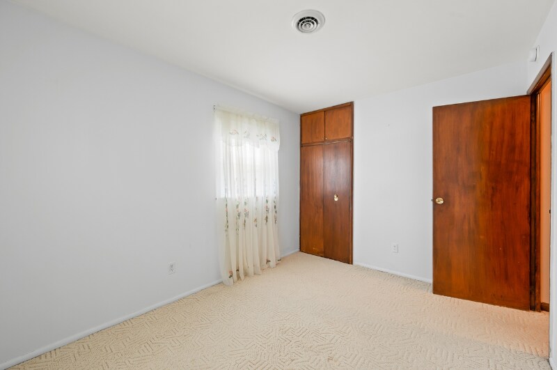 Building Photo - 1586 Younce St