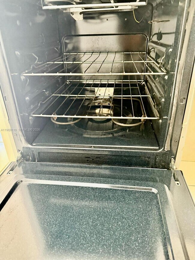 Building Photo - 1240 NE 12th Ave