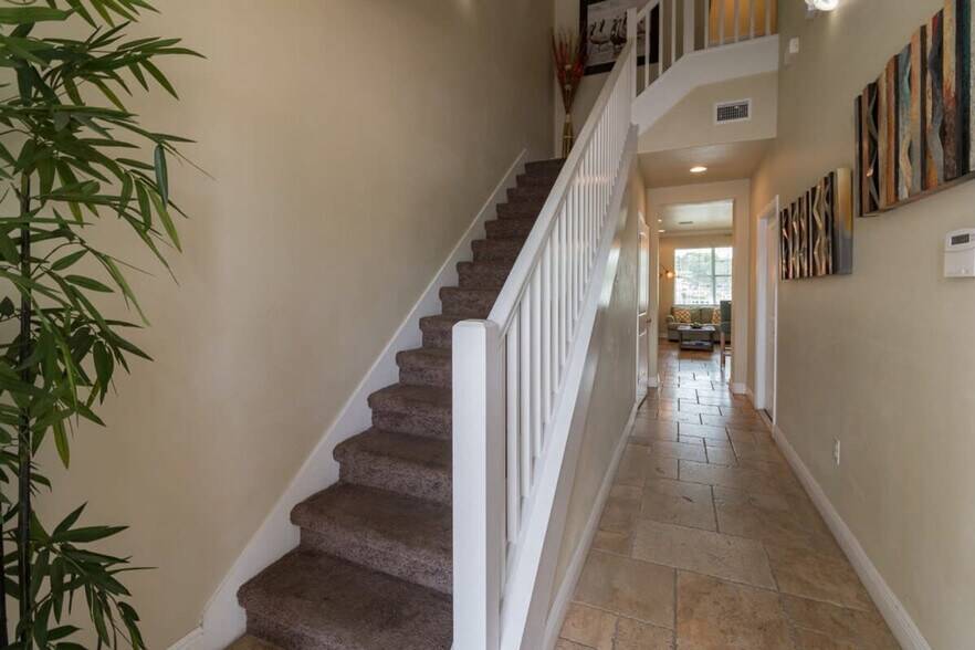 Building Photo - 202 Ivory Coral Ln