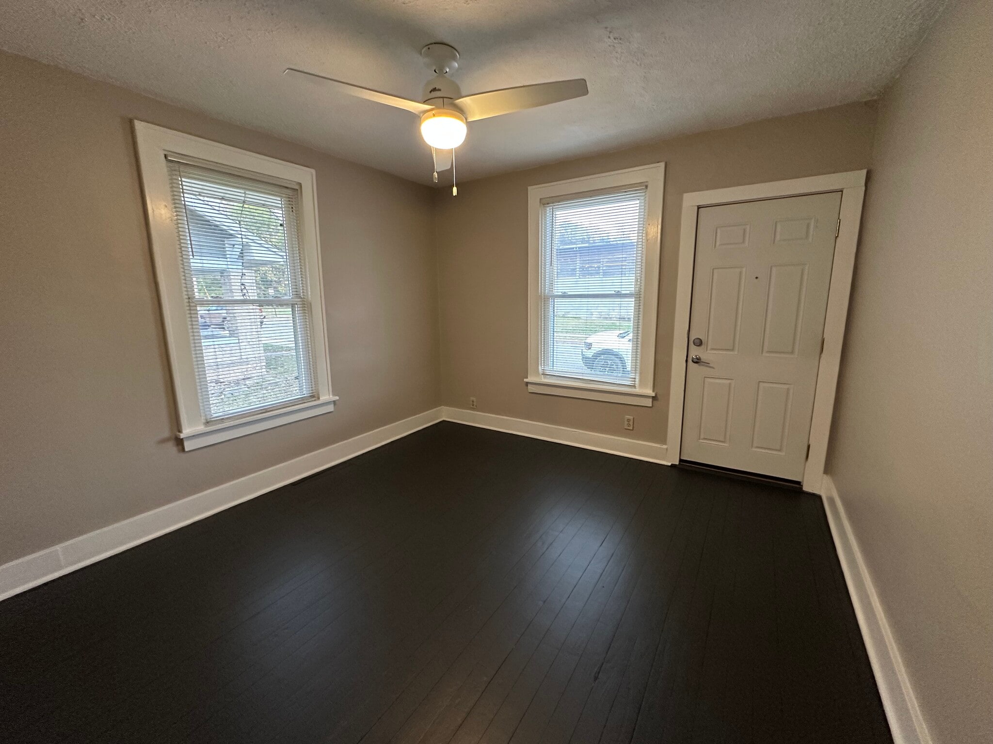 Building Photo - 424 Cherry St