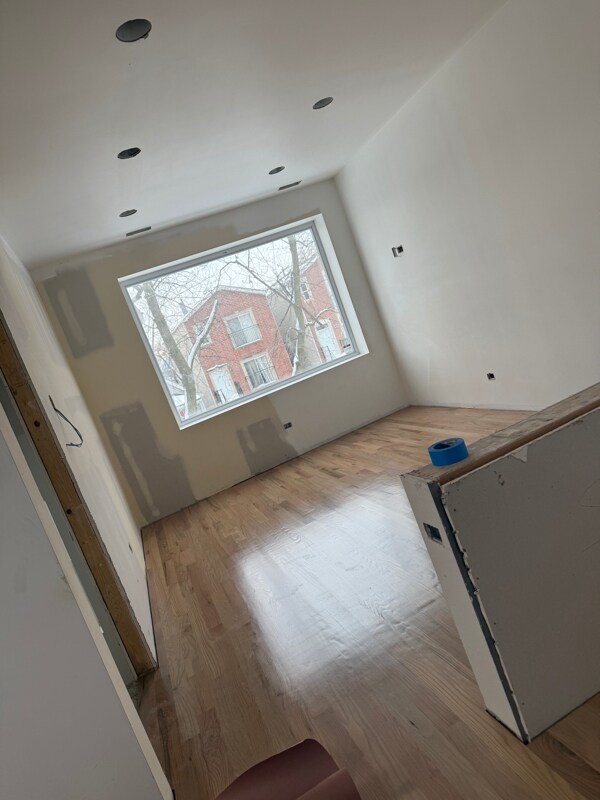 Building Photo - 1249 S Kedvale Ave