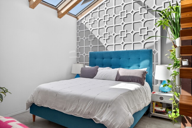 Building Photo - 219 Colton St