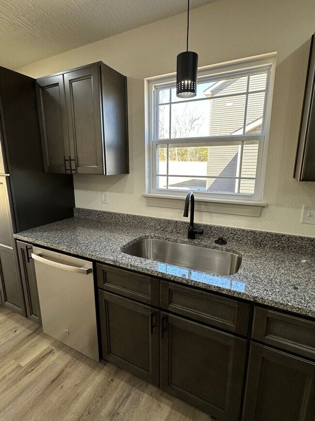 Building Photo - BRAND NEW 3 Bed 2 Bath in WAYNESVILLE - FOR RENT