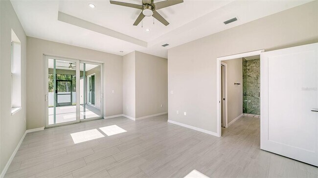 Building Photo - 6227 Tropicaire Blvd