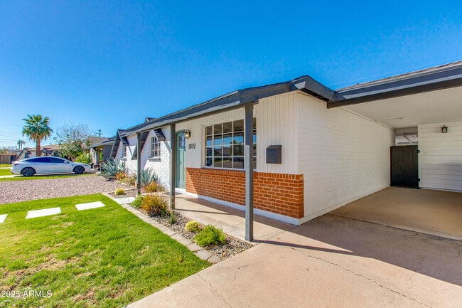 Building Photo - 1812 S Shafer Dr