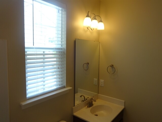 Building Photo - 308 Nuttall Dr
