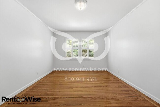 Building Photo - 190 Forest Knolls Dr
