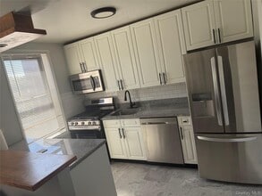 Building Photo - 555 McLean Ave