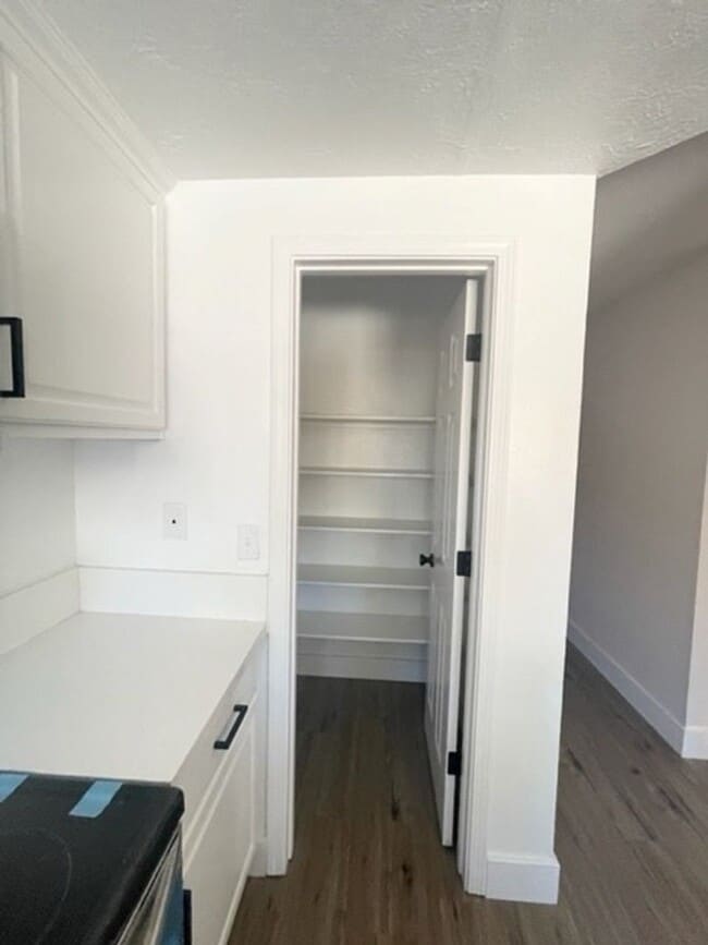 Building Photo - 3 bedroom, 2.5 bathroom home in the heart of Elk Grove