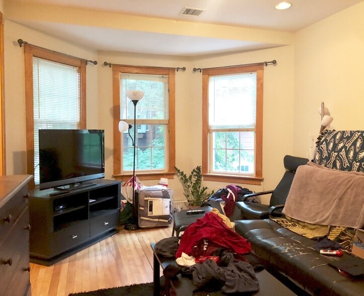 Building Photo - 257 Savin Hill Ave